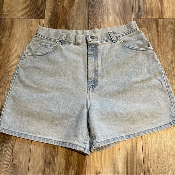 90's Lee High Waisted Distressed Jean Shorts - Picture 3 of 8